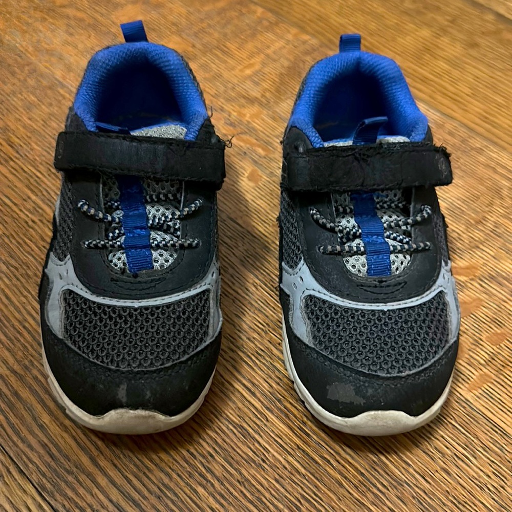 Stride rite 360 Toddler gym shoes, size 9.5 Black, grey, blue
